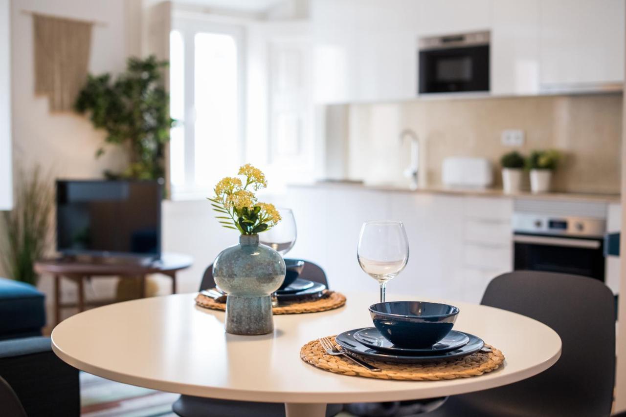 Flh Anjos Charming Apartment Lisbon Bagian luar foto